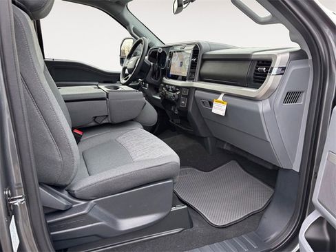 New 2026 Ford F250 XLT w/ XLT Premium Package image 15