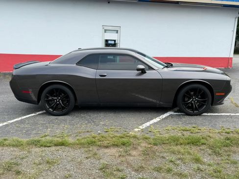 Used 2017 Dodge Challenger SXT w/ Blacktop Package RWD image 4