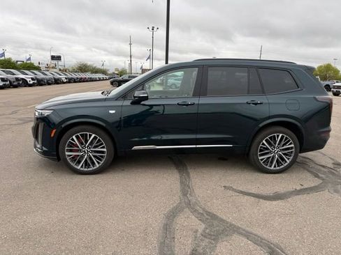 Used 2024 Cadillac XT6 Sport w/ Platinum Package AWD/4WD image 9