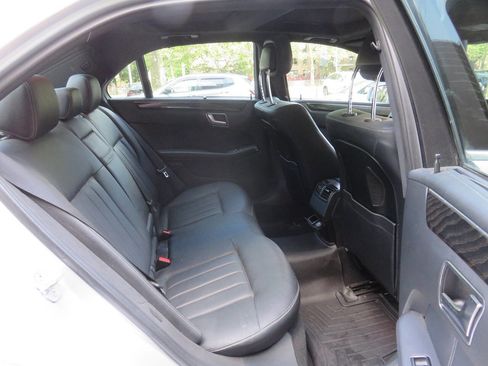 Used 2014 Mercedes-Benz E 550 4MATIC Sedan image 22