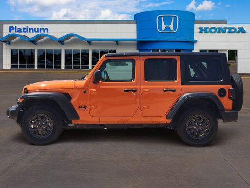 Used 2025 Jeep Wrangler Unlimited Sport AWD/4WD image 3