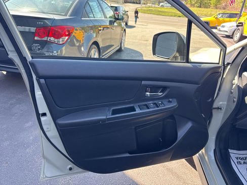 Used 2014 Subaru Crosstrek 2.0i Premium w/ Popular Package #1 AWD/4WD image 14