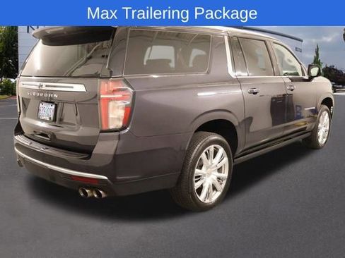 Used 2022 Chevrolet Suburban High Country w/ Premium Package image 3
