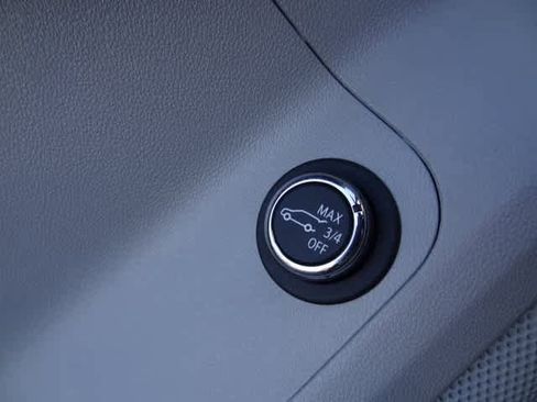 Used 2023 GMC Acadia SLT image 19