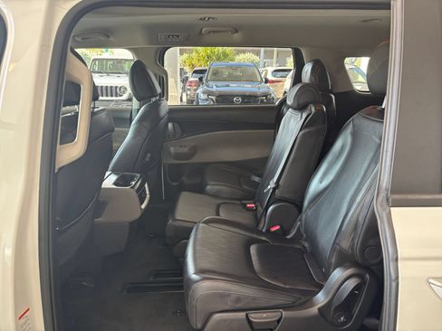 Used 2026 Kia Carnival FWD image 27