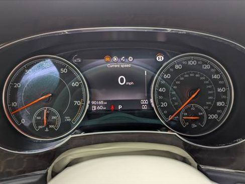 Used 2019 Bentley Bentayga AWD/4WD image 29