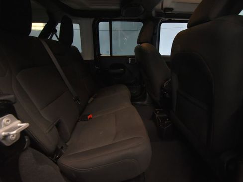 Used 2019 Jeep Wrangler Unlimited Sport S image 24