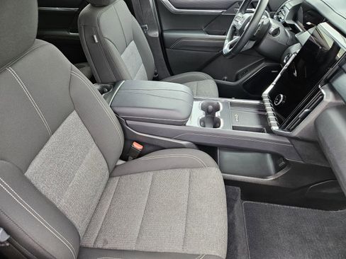 Used 2025 GMC Acadia Elevation image 17