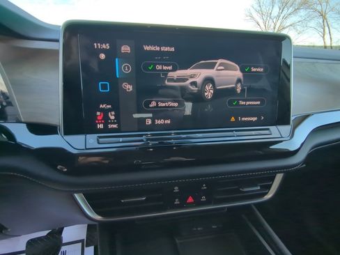 Used 2024 Volkswagen Atlas SE image 19