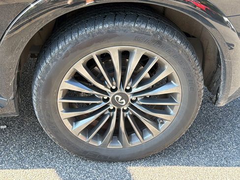 Used 2024 INFINITI QX80 Sensory AWD/4WD image 12