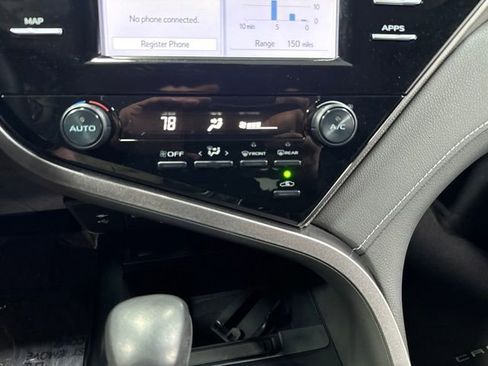 Used 2019 Toyota Camry SE w/ Carpet Mat Package FWD image 19
