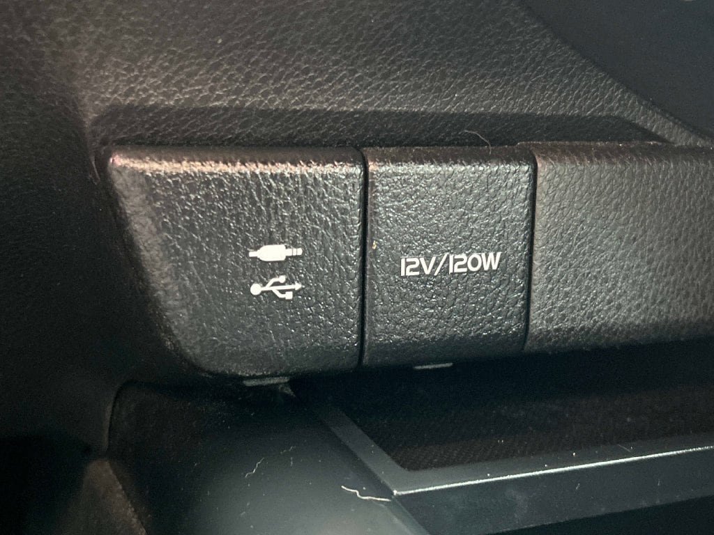 Used 2019 Toyota Camry SE FWD image 23