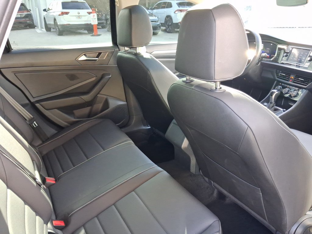 Certified 2024 Volkswagen Jetta SE w/ Panoramic Sunroof Package FWD image 27