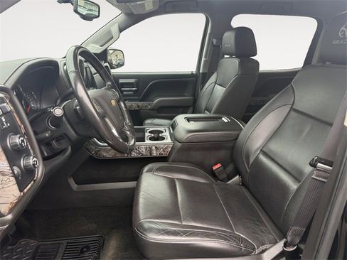 Used 2017 Chevrolet Silverado 1500 LTZ Z71 w/ Realtree Edition image 9