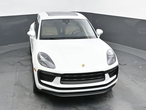 Used 2022 Porsche Macan image 39