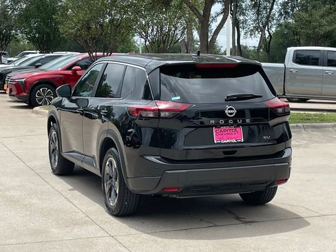 Used 2024 Nissan Rogue SV FWD image 4
