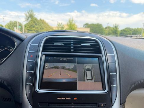 Used 2016 Lincoln MKX Reserve w/ Technology Package AWD/4WD image 12