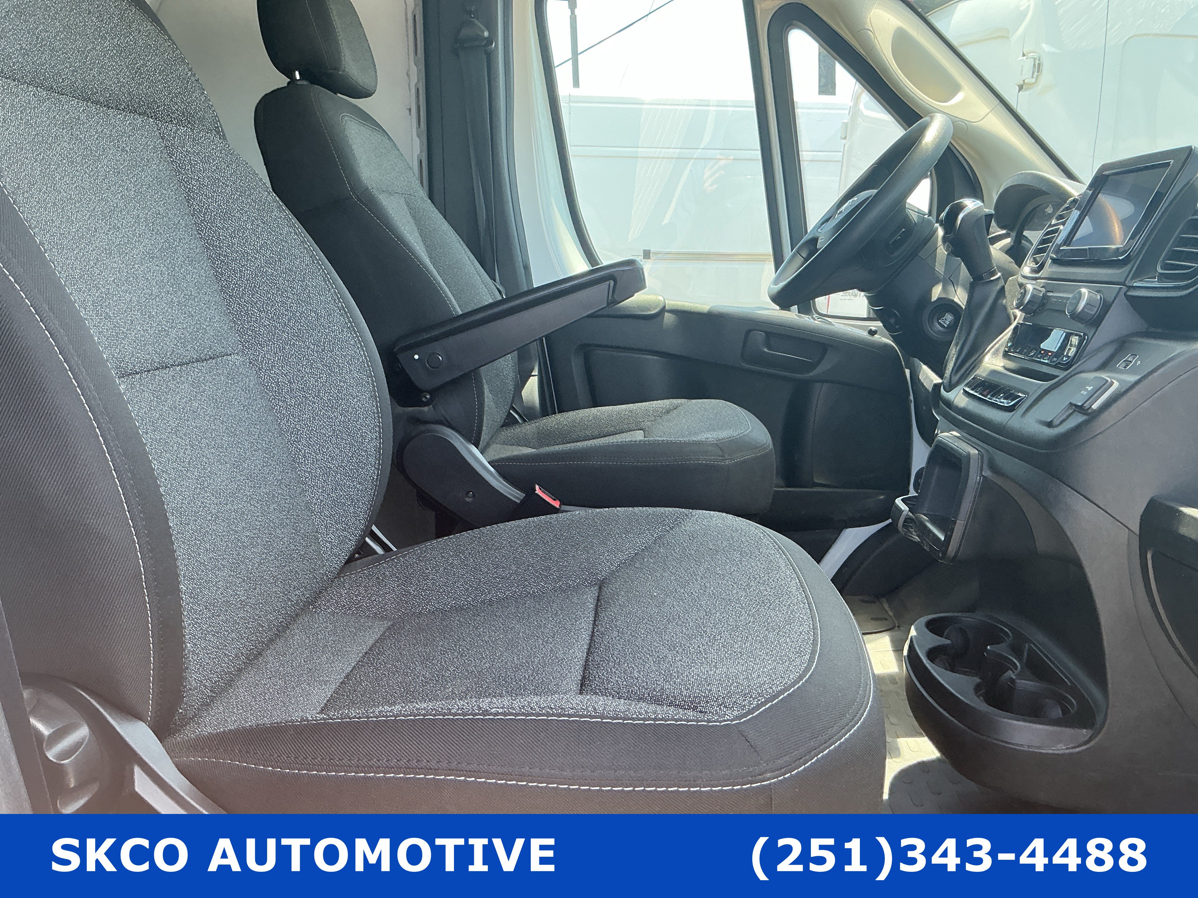 Used 2024 RAM ProMaster 2500 w/ Convenience Group FWD image 13
