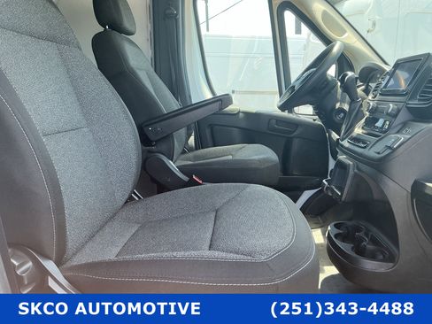 Used 2024 RAM ProMaster 2500 w/ Convenience Group FWD image 13