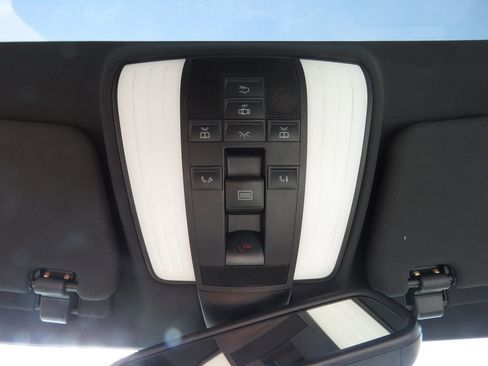 Used 2013 Mercedes-Benz E 350 4MATIC Sedan image 26