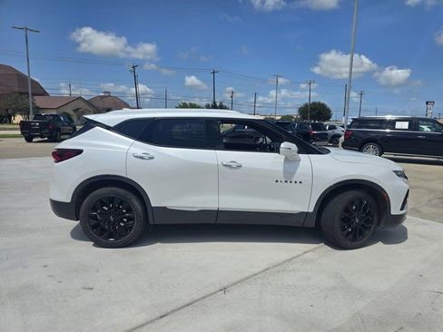 Used 2022 Chevrolet Blazer Premier w/ Enhanced Convenience Package FWD image 2