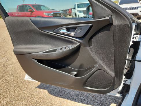 Used 2024 Chevrolet Malibu LT image 13