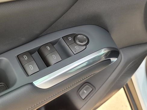 New 2026 Chevrolet Traverse LT w/ Sun and Wheel Package FWD image 16