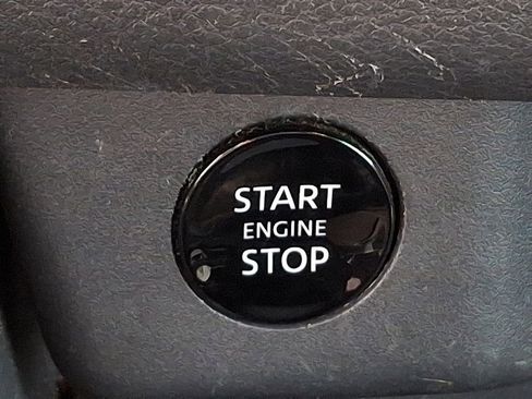 Used 2024 Nissan Rogue S image 22