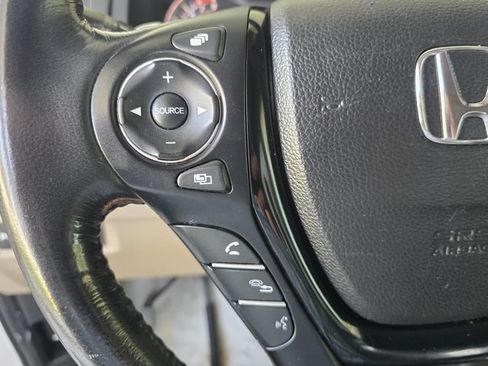 Used 2016 Honda Pilot Touring image 30