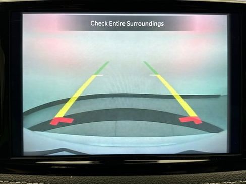 Used 2024 Chrysler Pacifica Limited FWD image 16