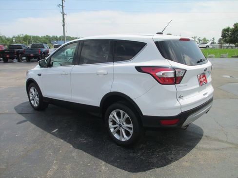 Used 2017 Ford Escape SE FWD image 9