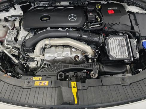 Used 2025 Mercedes-Benz GLA 250 4MATIC image 10