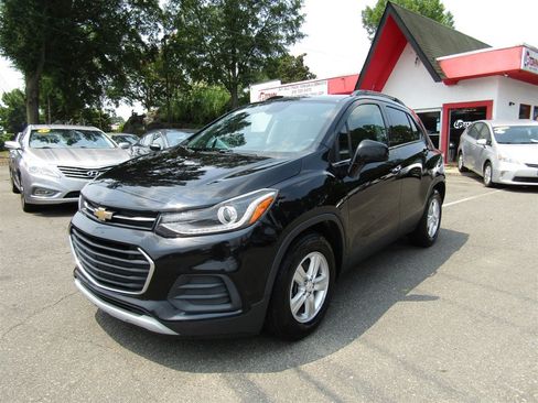Used 2019 Chevrolet Trax LT w/ LT Convenience Package FWD image 12