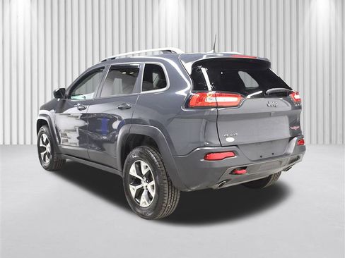 Certified 2017 Jeep Cherokee Trailhawk w/ Comfort/Convenience Group AWD/4WD image 5