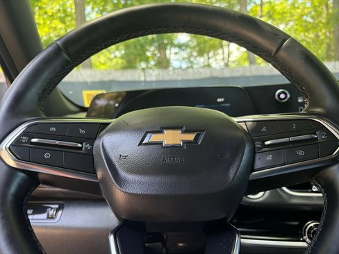 Used 2025 Chevrolet Equinox LT FWD image 23