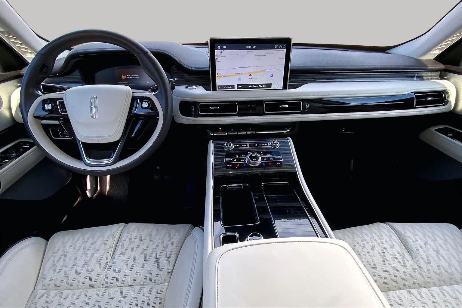 Used 2022 Lincoln Aviator Black Label Grand Touring w/ Class IV Trailer Tow Package AWD/4WD image 14