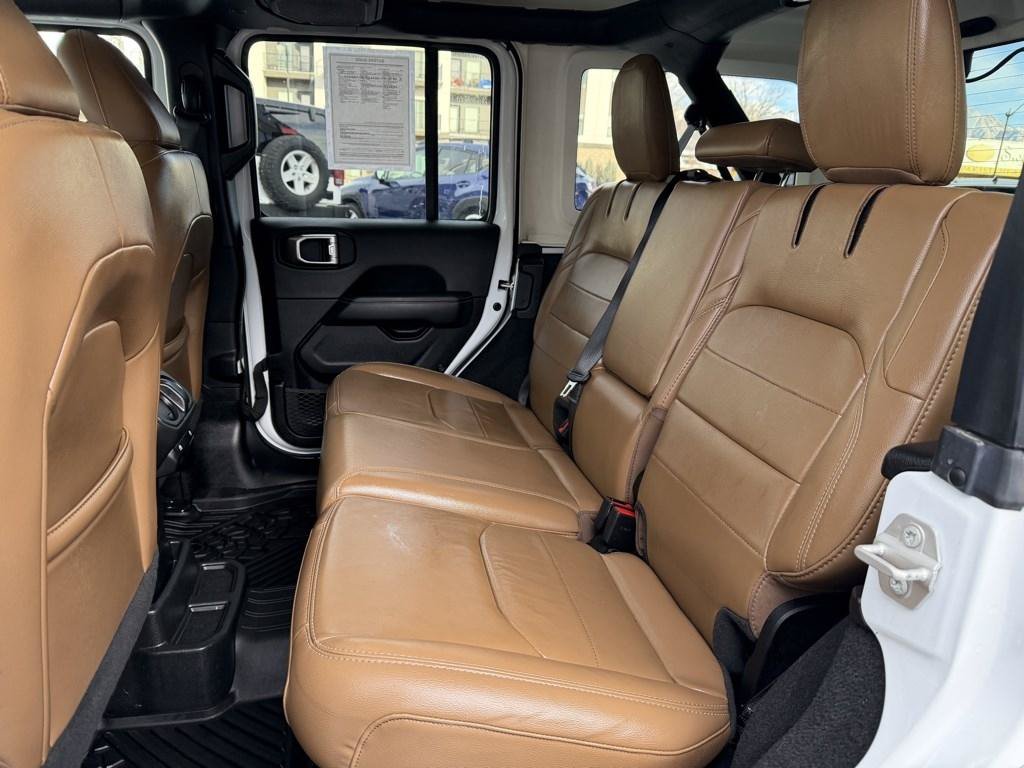 Used 2023 Jeep Wrangler Unlimited Sahara w/ Cold Weather Group AWD/4WD image 18