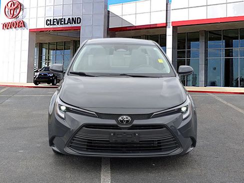 Used 2026 Toyota Corolla LE image 3