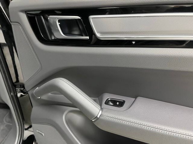Used 2022 Porsche Cayenne Platinum Edition AWD/4WD image 50