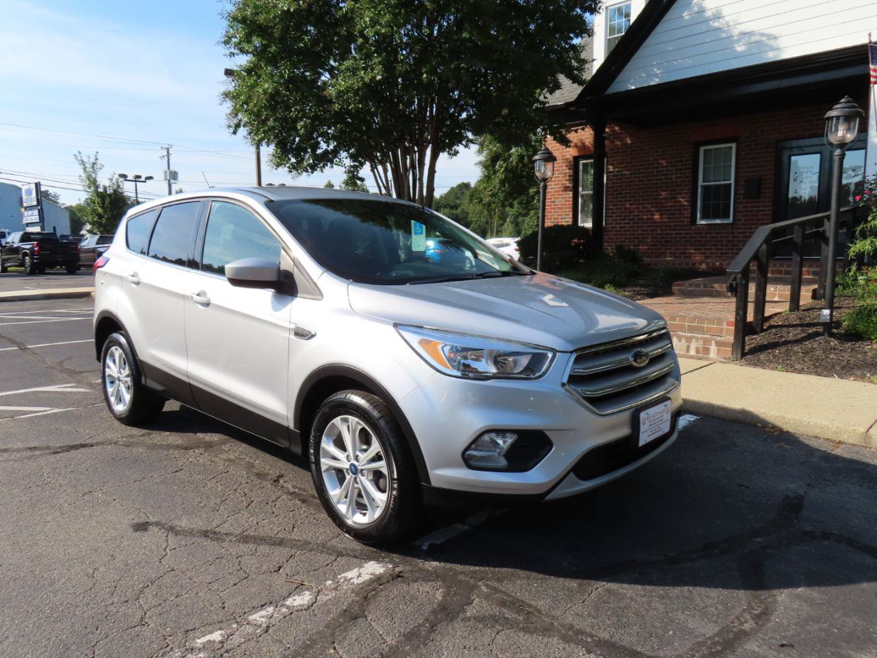 Used 2019 Ford Escape SE FWD image 11