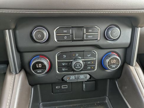 Used 2023 Chevrolet Tahoe LS RWD image 18