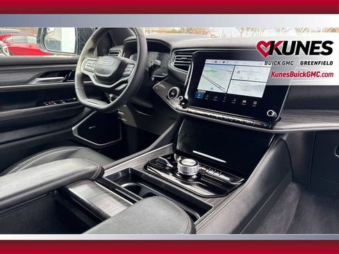 Used 2024 Jeep Wagoneer L Series II w/ Flexible Seating Group AWD/4WD image 54