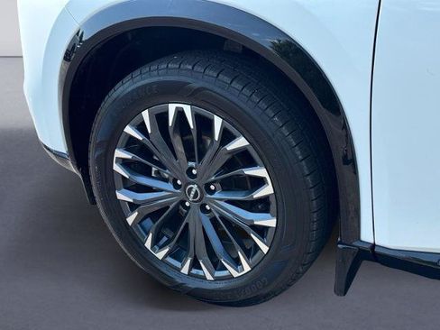 Used 2024 Nissan Rogue Platinum w/ Platinum Premium Package FWD image 10