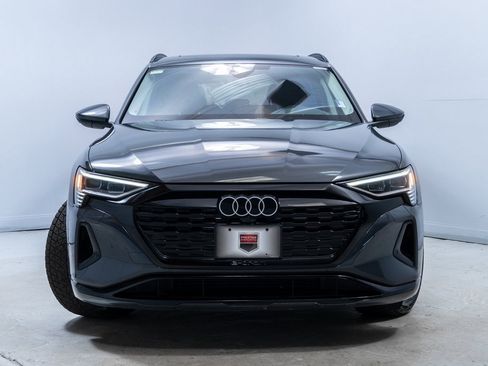 Used 2024 Audi Q8 e-tron Premium image 10
