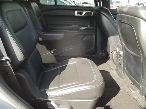 Used 2020 Ford Explorer XLT w/ Equipment Group 202A AWD/4WD image 14
