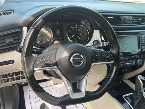 Used 2021 Nissan Rogue Sport SL AWD/4WD image 18