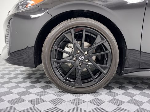 Used 2025 Nissan Sentra SR w/ Midnight Edition FWD image 13