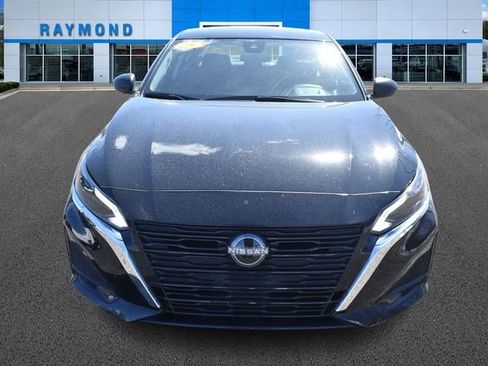 Used 2025 Nissan Altima 2.5 SV image 9