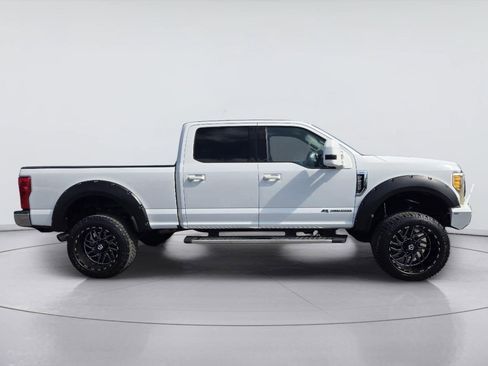 Used 2017 Ford F250 XLT AWD/4WD image 4