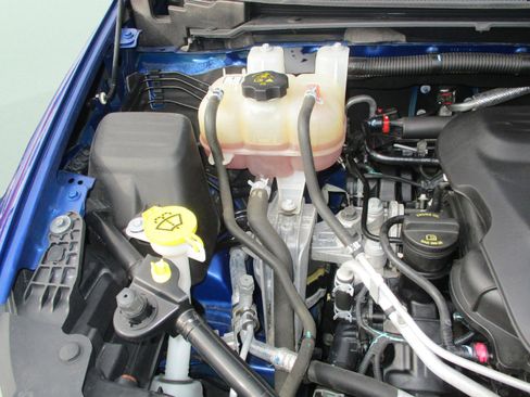 Used 2020 Chrysler Pacifica Limited image 34